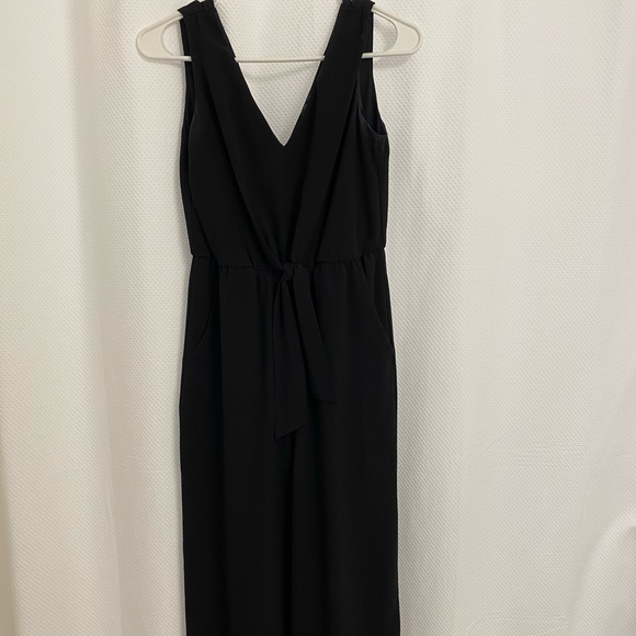 Sleeveless jumpsuit. - Picture 1 of 3